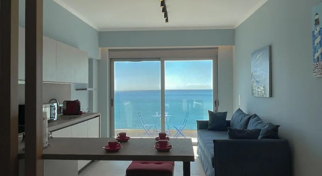 Студия Charaki Escape Chic Seafront Studio