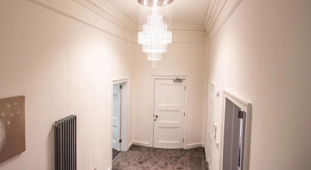 The Royal Suites by Pure Serviced, Забронировать Отель Плимут Девон, рядом с Cathedral Church of St Mary and St Boniface
