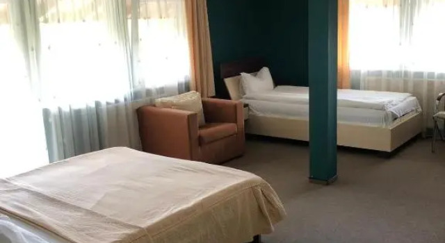 Трёхместный номер Standard с видом на сад Hotel Baneasa Parc