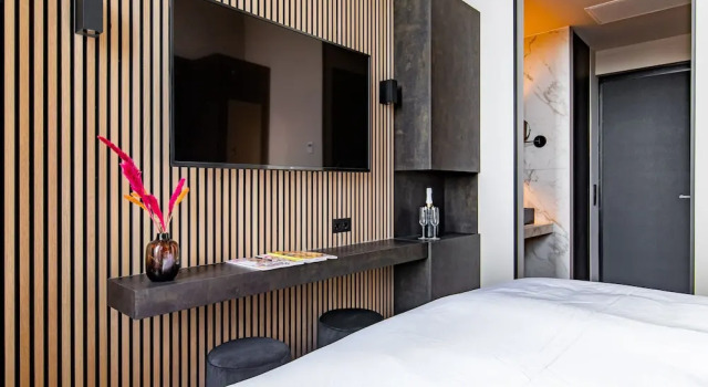 Номер Comfort Monument Hotel