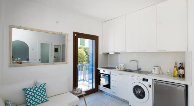 Olive Tree, Mykonos Town 2BRM Apartment with Pool