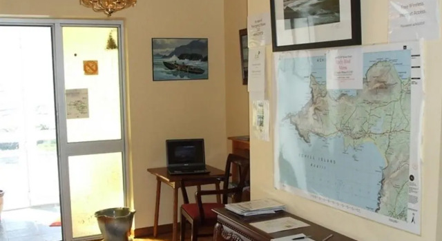 West Coast House B&B, Prenota Bed & breakfast Hotel a Connacht con parcheggio, Parcheggio