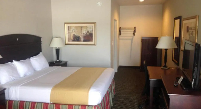 Standardowy pokój Express Inn