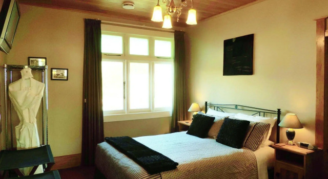 Holly Homestead B&B, Забронировать Отель «постель и завтрак» Франц-Жозеф-Глэсиер регион Уэст-Кост