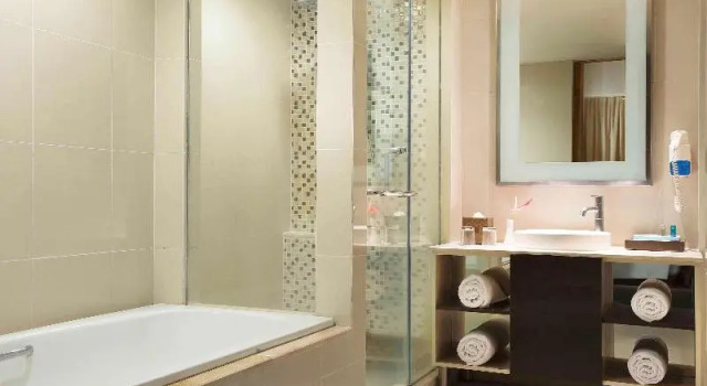 Двухместный номер Standard с балконом Отель Courtyard by Marriott Manado