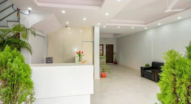 OYO 254 White House In