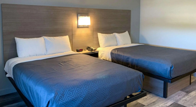 Четырёхместный номер Standard Suburban Studios near Panama City Beach