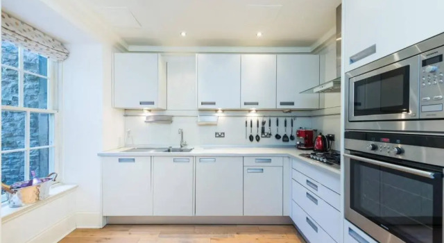 Апартаменты ALTIDO Luxury Apart for 6 with Patio in City Centre