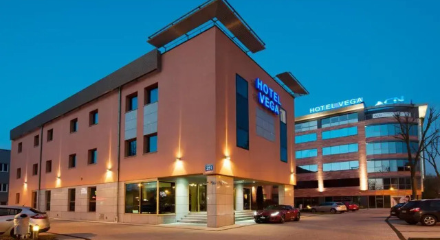 Business Hotel Vega Wrocław, Забронировать Отель Фабрична 