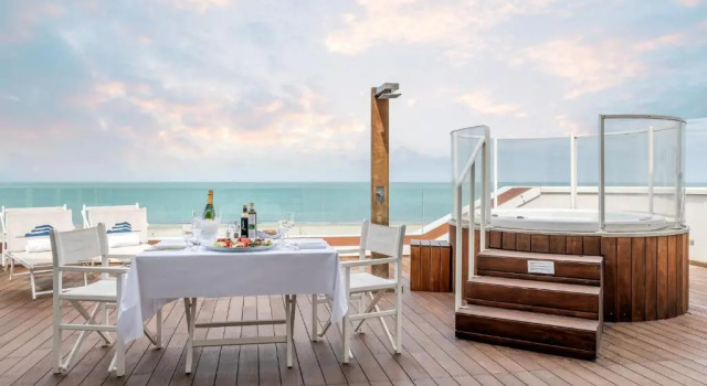 Люкс с видом на море T-Suite Hotel