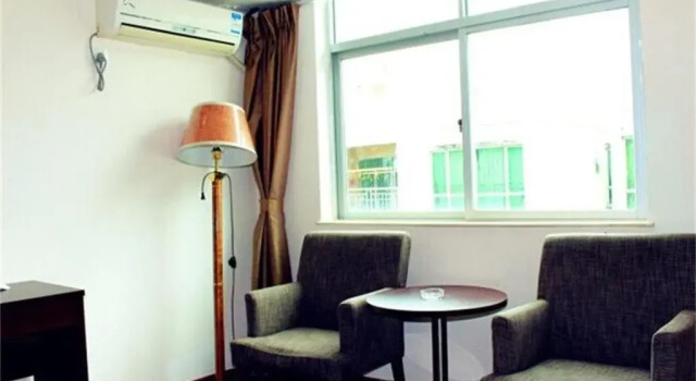 Yi Jia Holiday Hotel