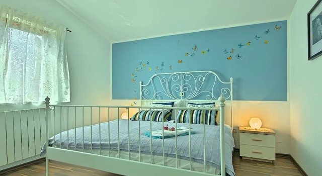 Nice Detached House on the Outskirts of Rovinj And Only 400m From the Beach, Забронировать Дом для отпуска Виллы Rovinj Riviera, Вилла