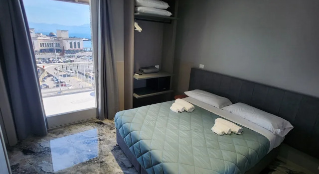 Двухместный номер Standard с балконом и с видом на море Mia Suites Angioino