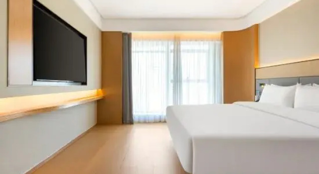 Люкс JI Hotel (Beihai Old Street Beibuwan Square)