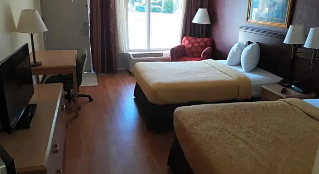 Четырёхместный номер Standard OYO Hotel Phenix City Central