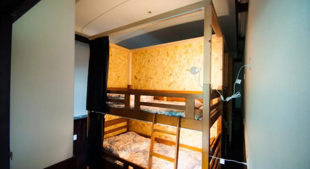 Кровать в общем номере (женский номер) Guesthouse LAMP Bungoohno
