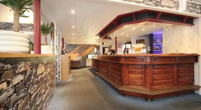 Napoli resturant & Hotell, Rezervovat Hotel Hotely v Nordland s parkováním, Parkování