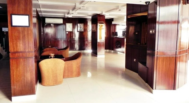Royal Suite Hotel