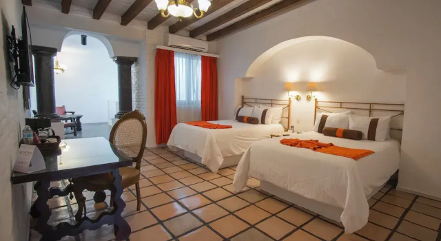 Четырёхместный полулюкс Hotel Misión San Gil