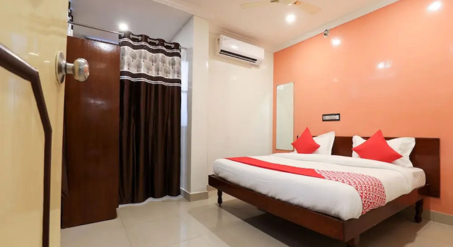 OYO 15753 Vishnu Priya Residency, Rezerwuj Hotel Kukatpalli 