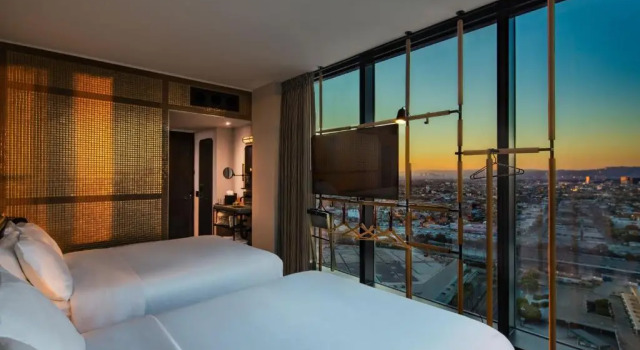 Двухместный номер Corner с видом на город Moxy Downtown Los Angeles