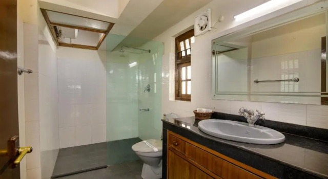 Номер Standard Muscatel Yavachi - 400 Mts from MG Marg