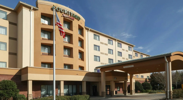 Courtyard by Marriott Atlanta Buford Mall of Georgia, Buchen Sie Hotel Buford Georgia
