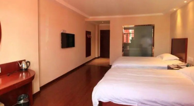 Семейный номер Standard GreenTree Inn Zhejiang Lishui Suichang Longgu Road Express Hotel