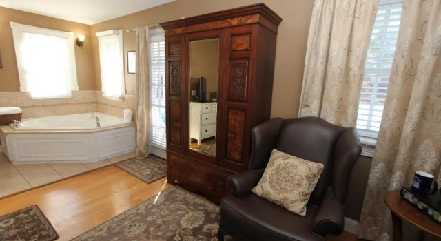 Двухместный номер Standard с балконом Bayfront Westcott House Bed & Breakfast