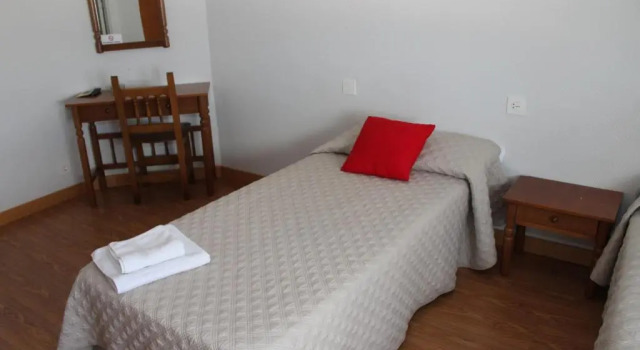HOSTAL ALTO PÁRAMO, Забронировать Отель Вильядангос-дель-Парамо 