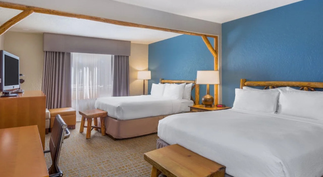 Четырёхместный номер Standard с частичным видом Holiday Inn Resort The Lodge at Big Bear Lake by IHG
