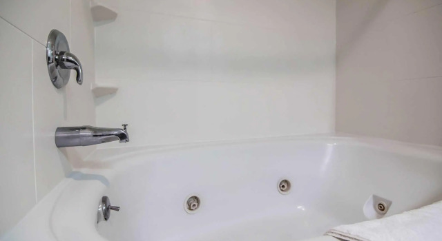 Люкс Quality Suites St. Joseph