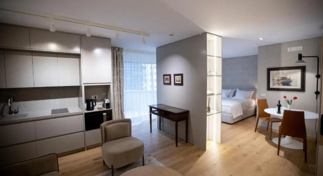 Полулюкс Seven Luxury Suites