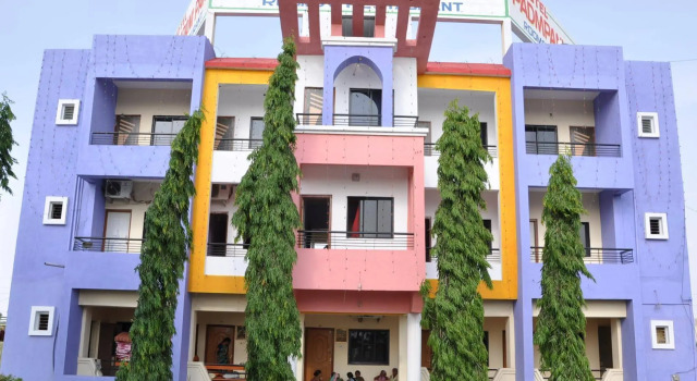 Hotel Padmapani Park, Buchen Sie Hotel Phardapur Maharashtra