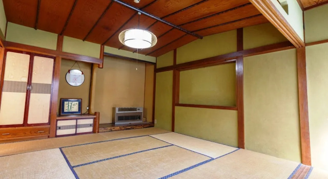 Кровать в общем номере Kashiwaya Ryokan Guesthouse&Sharedhouse - Hostel