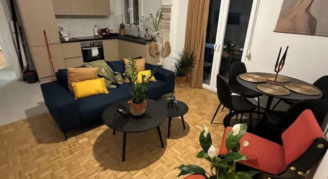 Eclectic Chic Thissio Apartment, Забронировать Апартаменты/квартира Афины Острова Саронического залива - Аттика, рядом с Холм Филопаппос