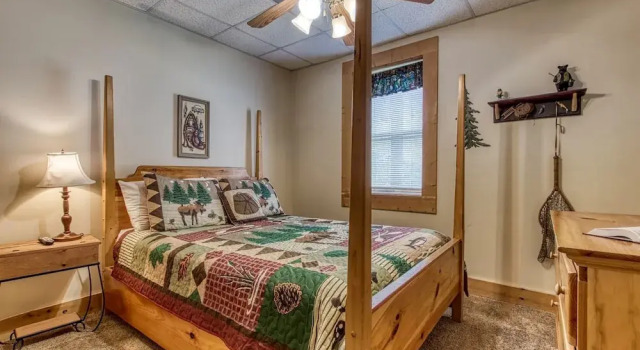 Er6 - On Eagles' Wings - Great Location. Close To All The Action! 6 Bedroom Cabin by RedAwning