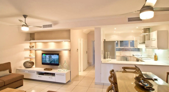 D3 Sea Lodge - by Stay in Umhlanga, Забронировать Отель Отели Умхланга с бассейном, рядом с Granada Square Shopping Centre, Бассейн