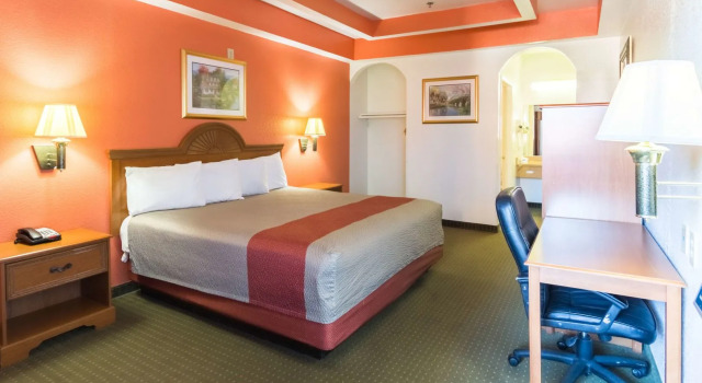 Motel 6 Alvarado, TX