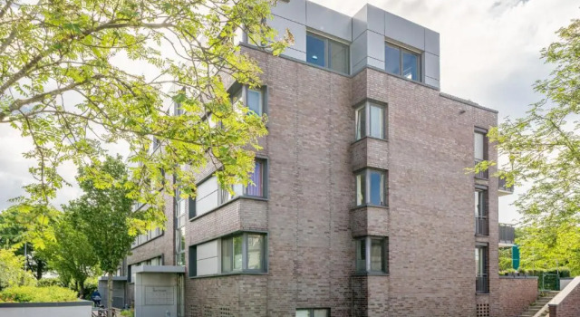 ID 7029 - Private Apartment