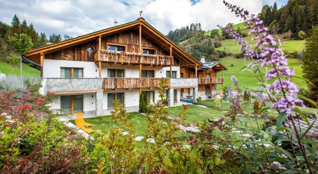 Апартаменты Deluxe Alpine Mountain Chalet