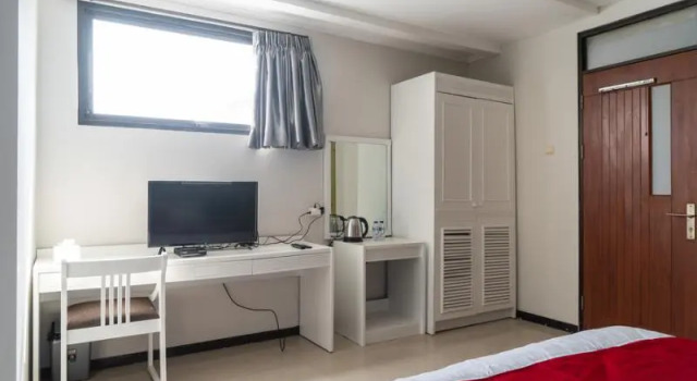 Двухместный номер Deluxe RedDoorz Plus @ Sawah Besar