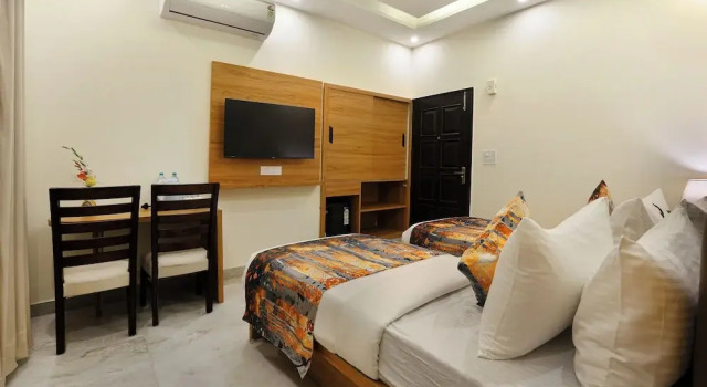 Номер Standard OPO Essential, Sector 21 Gurgaon