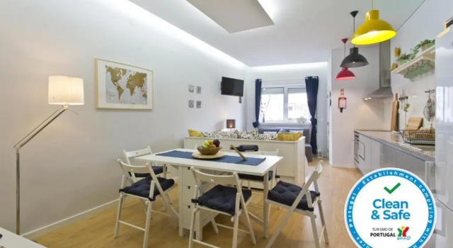 Апартаменты 2 Comfortable Stunning Flats - City Center
