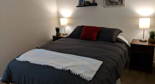 Downtown Indy 2 BR Apt Near Mass Ave by Frontdesk, Prenota Appartamento Indianapolis Indiana
