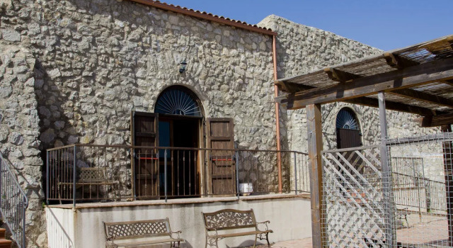 Agriturismo Duca di Pietratagliata, Book Hotel Hotels in Sicily with Parking, Parking
