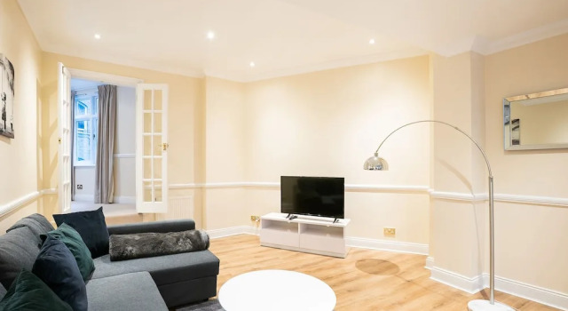Amazing Two Bed Moments From St Pauls Cathedral A1, Забронировать Отель Бизнес-отели Англии, 4* 5*