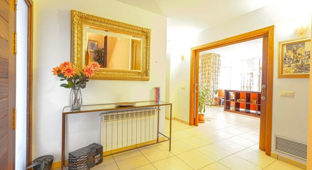 House With 4 Bedrooms in Sant Antoni de Portmany, With Wonderful Mount, Rezerwuj Hotel Hotele w Majorka z parkingiem, Parking