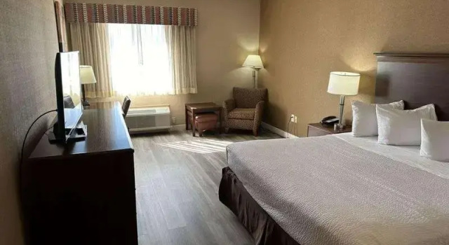Двухместный номер Standard с балконом Best Western Circus City Inn