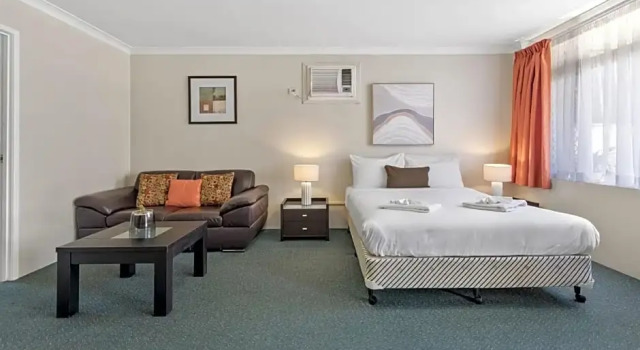 Номер Superior Paramount Motel